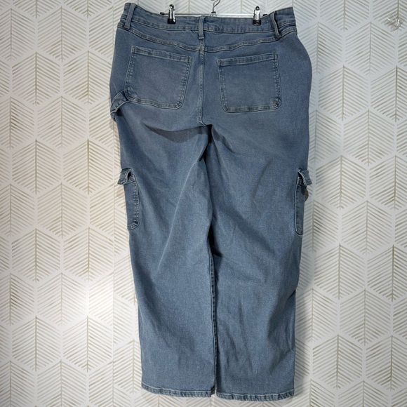 Lularoe Utility Cargo Pant Jeans Women's Size 38 Light Wash Denim Stretch - Picture 3 of 8